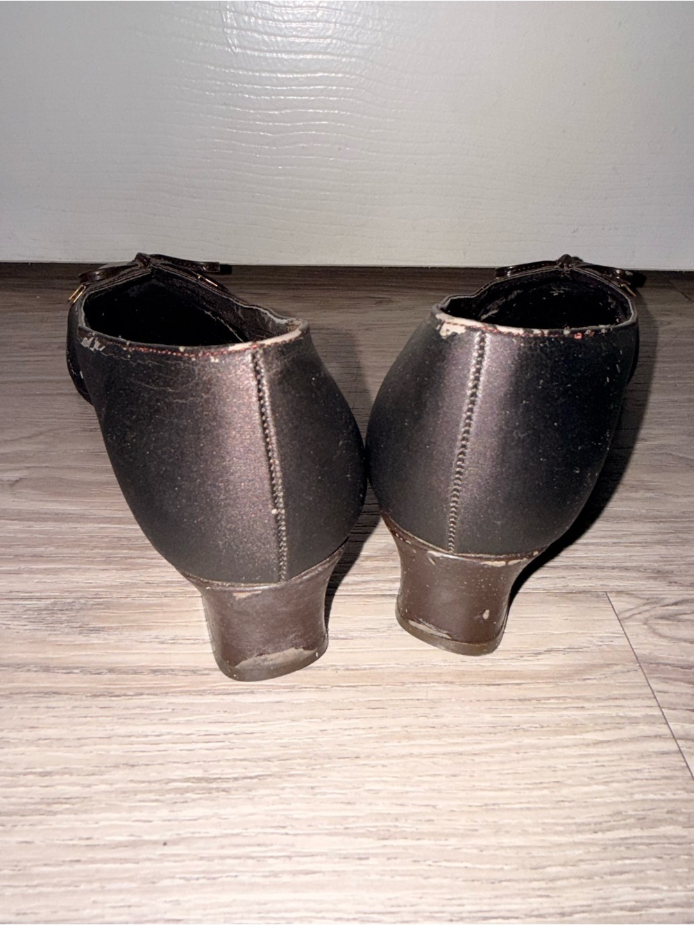 Soft Style Women’s Dark Brown Bow-Trim Loafers with Gold Accents - Picture 5 of 5